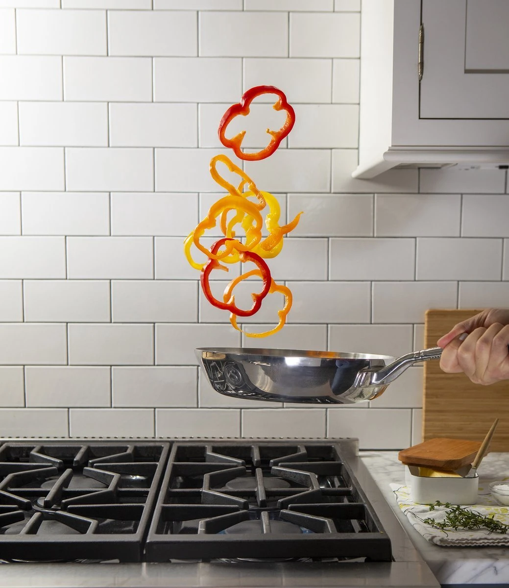 Saveur Selects Pannenset Voyage Series (Koekenpan ø 25 Cm + Steelpan ø 20 Cm) - TriPly RVS - Inductie En Alle Andere Warmtebronnen 6 Saveur Selects Pannenset Voyage Series (Koekenpan ø 25 Cm + Steelpan ø 20 Cm) - TriPly RVS - Inductie En Alle Andere Warmtebronnen - Afbeelding 4