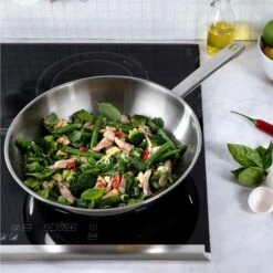 BK Wokpan Bright RVS - ø 28 Cm - Zonder Anti-aanbaklaag -Keukenbenodigdheden Winkel 11bc81fcb685ce434ad45e2c9fc75a1efe62e3fe BK Bri WokP 1pc CC005747 001 PIU