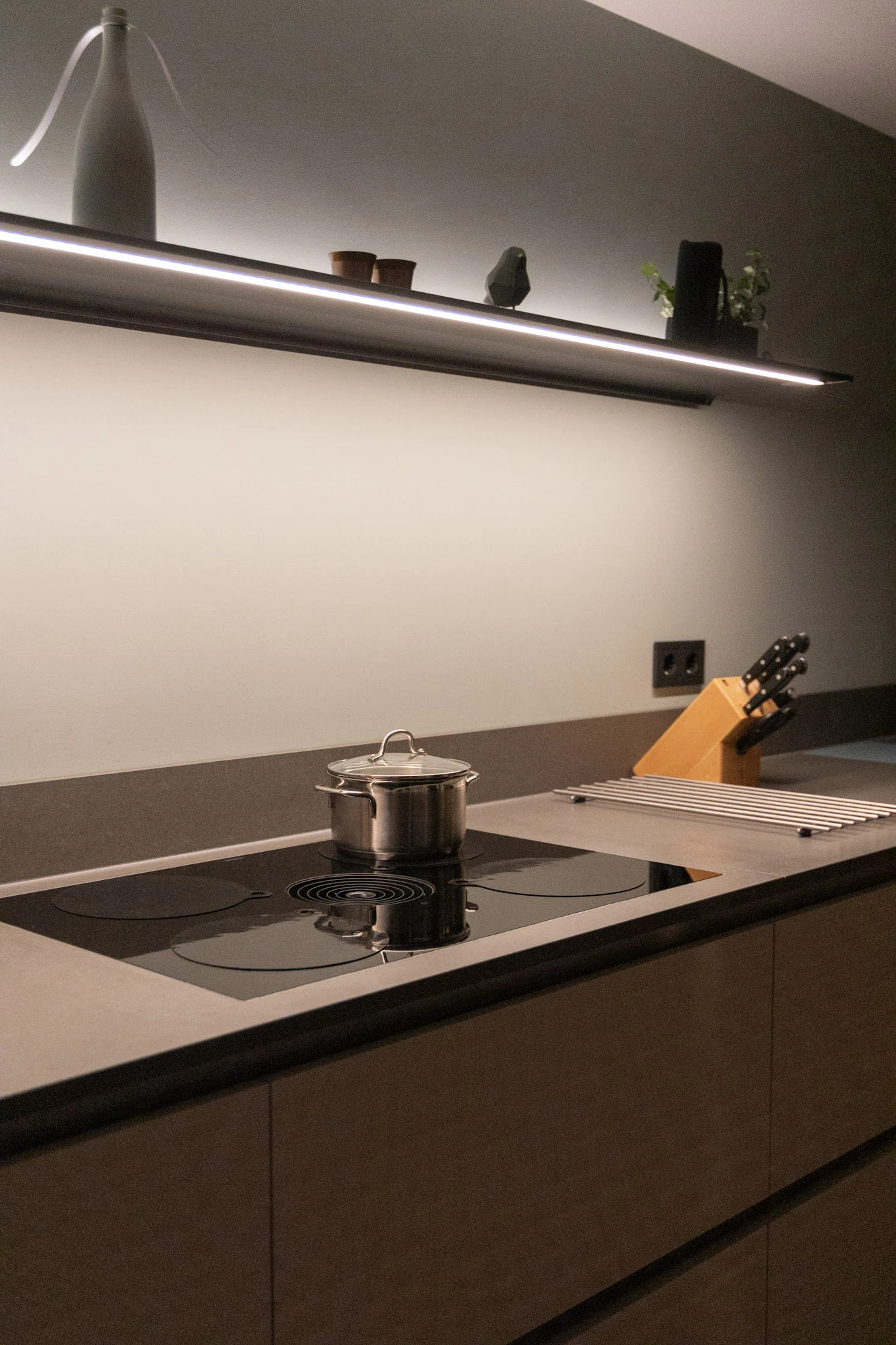 Sareva Inductie Beschermer / Inductie Mat - Hittebestendig - 100% BPA Vrij - Set Van 4 Stuks 5 Sareva Inductie Beschermer / Inductie Mat - Hittebestendig - 100% BPA Vrij - Set Van 4 Stuks - Afbeelding 3