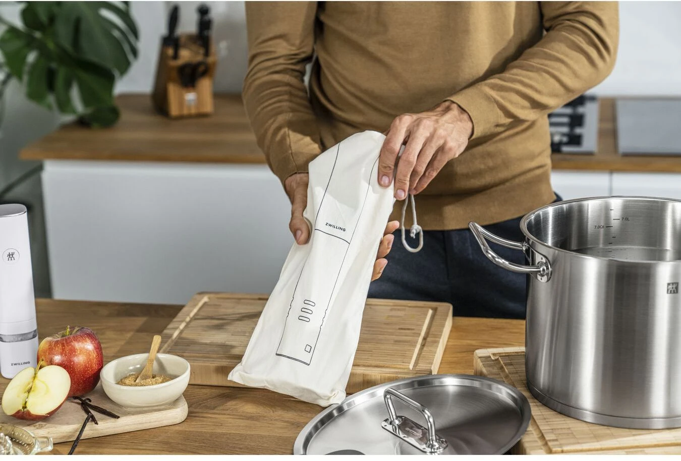 Zwilling Sous Vide Stick Enfinigy - Nauwkeurige Temperatuurinstelling - IPX7 Waterproof - Zwart 9 Zwilling Sous Vide Stick Enfinigy - Nauwkeurige Temperatuurinstelling - IPX7 Waterproof - Zwart - Afbeelding 7
