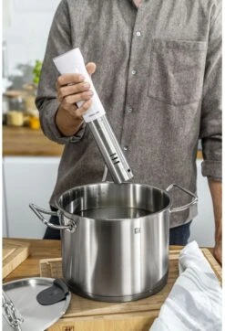 Zwilling Sous Vide Stick Enfinigy - Nauwkeurige Temperatuurinstelling - IPX7 Waterproof - Zwart 23 Zwilling Sous Vide Stick Enfinigy - Nauwkeurige Temperatuurinstelling - IPX7 Waterproof - Zwart -Keukenbenodigdheden Winkel 4009839546716 8