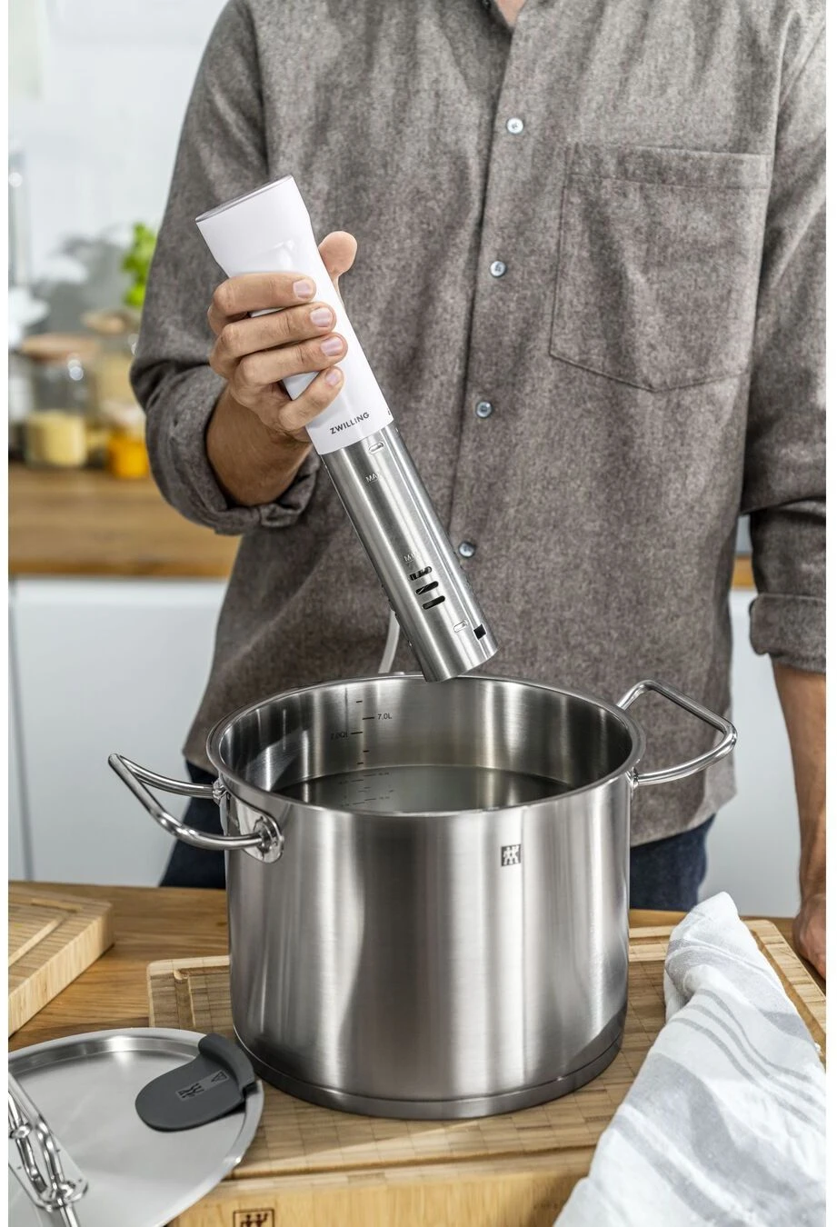 Zwilling Sous Vide Stick Enfinigy - Nauwkeurige Temperatuurinstelling - IPX7 Waterproof - Zwart 11 Zwilling Sous Vide Stick Enfinigy - Nauwkeurige Temperatuurinstelling - IPX7 Waterproof - Zwart - Afbeelding 9