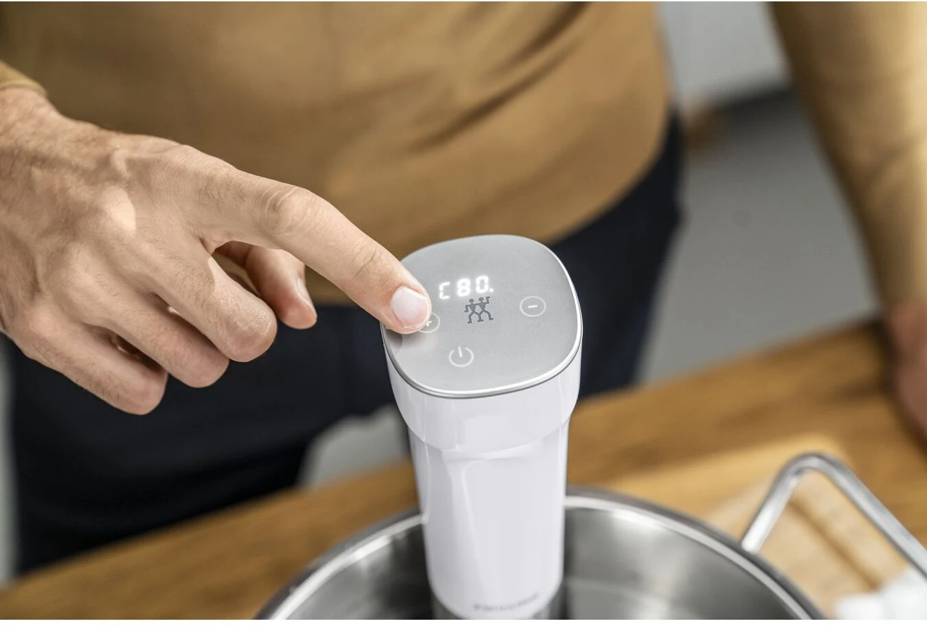 Zwilling Sous Vide Stick Enfinigy - Nauwkeurige Temperatuurinstelling - IPX7 Waterproof - Zwart 12 Zwilling Sous Vide Stick Enfinigy - Nauwkeurige Temperatuurinstelling - IPX7 Waterproof - Zwart - Afbeelding 10