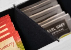 Sakura Tea Theedoos - Wit - 6-vaks - Met Fluweel - 43 X 9 Cm 12 Sakura Tea Theedoos - Wit - 6-vaks - Met Fluweel - 43 X 9 Cm -Keukenbenodigdheden Winkel 5 detail 6 lang wit 1