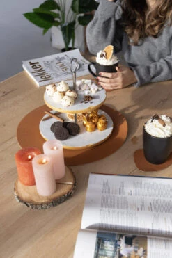 Jay Hill Etagere Marmer Goud 2-Laags 10 Jay Hill Etagere Marmer Goud 2-Laags -Keukenbenodigdheden Winkel 7 8720812849278 5