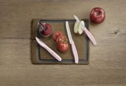 Victorinox Messenset Swiss Classic - Lichtroze - 3-delig 10 Victorinox Messenset Swiss Classic - Lichtroze - 3-delig -Keukenbenodigdheden Winkel 7613329142004 2