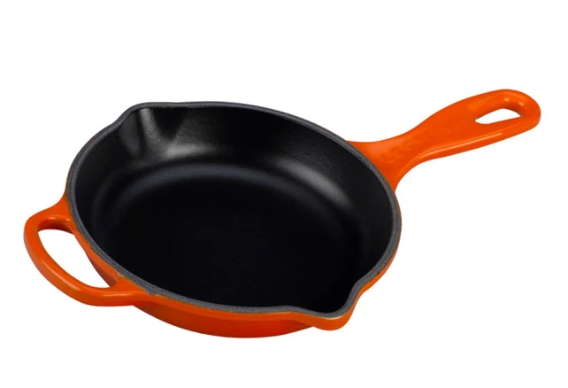 Le Creuset Skillet Signature - Oranjerood - ø 23 Cm - Geëmailleerde Anti-aanbaklaag 3 Le Creuset Skillet Signature - Oranjerood - ø 23 Cm - Geëmailleerde Anti-aanbaklaag