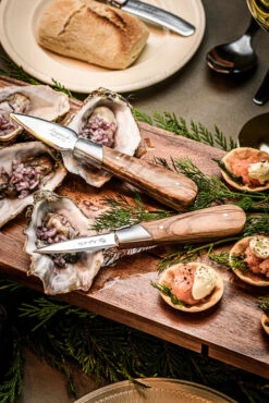 Laguiole Style De Vie Oestermessen Met Oesterhouder Luxury Line Olijfhout 8 Laguiole Style De Vie Oestermessen Met Oesterhouder Luxury Line Olijfhout -Keukenbenodigdheden Winkel OesterOliveGift 3