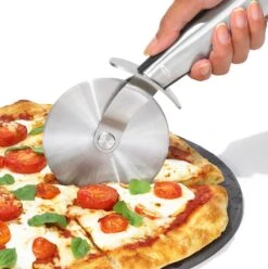 OXO Good Grips Pizzasnijder Steel -Keukenbenodigdheden Winkel Oxo Pizzasnijdder Steel 2