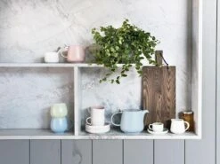 Maxwell & Williams Kop En Schotel Tint Lichtgrijs 100 Ml 7 Maxwell & Williams Kop En Schotel Tint Lichtgrijs 100 Ml -Keukenbenodigdheden Winkel Tint Lifestyle Image 2 800x600