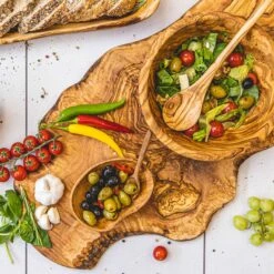 Jay Hill Serveerplank Tunea - Olijfhout - Schors XL 64 - 72 Cm 12 Jay Hill Serveerplank Tunea - Olijfhout - Schors XL 64 - 72 Cm -Keukenbenodigdheden Winkel Tunea 34 5