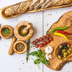 Jay Hill Serveerplank Tunea - Olijfhout - Schors XL 64 - 72 Cm 11 Jay Hill Serveerplank Tunea - Olijfhout - Schors XL 64 - 72 Cm -Keukenbenodigdheden Winkel Tunea 35 1