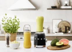 SMEG Smoothie Blender - Compact - Zwart - 600 Ml - PBF01BLEU -Keukenbenodigdheden Winkel WEB PBF01BLEU L03.jpg