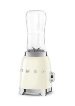 SMEG Smoothie Blender - Compact - Creme - 600 Ml - PBF01CREU 13 SMEG Smoothie Blender - Compact - Creme - 600 Ml - PBF01CREU -Keukenbenodigdheden Winkel WEB PBF01CREU 5.jpg