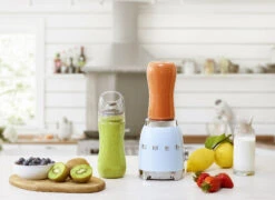 SMEG Smoothie Blender - Compact - Pastelblauw - 600 Ml - PBF01PBEU -Keukenbenodigdheden Winkel WEB PBF01PBEU L02.jpg