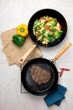 BK Wokpan Force - Carbon Steel - ø 30 Cm - Zonder Anti-aanbaklaag -Keukenbenodigdheden Winkel c706fb772835678761c80fb6f51dbf349ef8efed BK Force CS Lifestyle 6 1