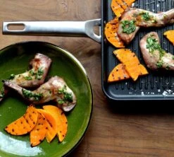 Valira Grillpan Aire Met Handgrepen - 23 X 23 Cm - Standaard Anti-aanbaklaag -Keukenbenodigdheden Winkel grillpansfeerfoto3 1