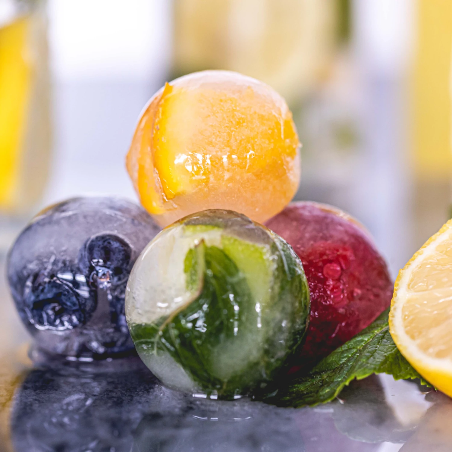 Sareva IJsblokjesvorm - 6 Ronde Ijsbollen - Siliconen - Easy Release - Herbruikbaar 5 Sareva IJsblokjesvorm - 6 Ronde Ijsbollen - Siliconen - Easy Release - Herbruikbaar - Afbeelding 3