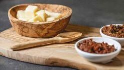 Jay Hill Kaasplank Tunea - Olijfhout - 18 X 16 Cm 8 Jay Hill Kaasplank Tunea - Olijfhout - 18 X 16 Cm -Keukenbenodigdheden Winkel tunea 26 1