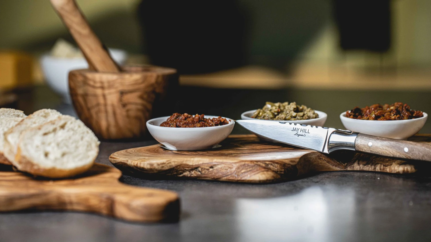 Jay Hill Kaasplank Tunea - Olijfhout - 18 X 16 Cm 6 Jay Hill Kaasplank Tunea - Olijfhout - 18 X 16 Cm - Afbeelding 5